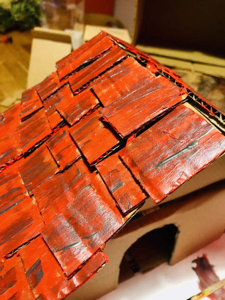 rotes Wichtelhausdach aus Pappe